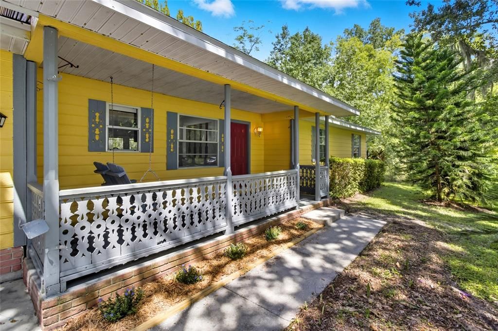 Active With Contract: $249,900 (3 beds, 2 baths, 1360 Square Feet)