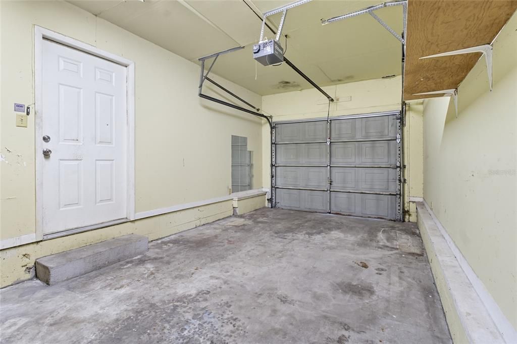 Active With Contract: $249,900 (3 beds, 2 baths, 1360 Square Feet)