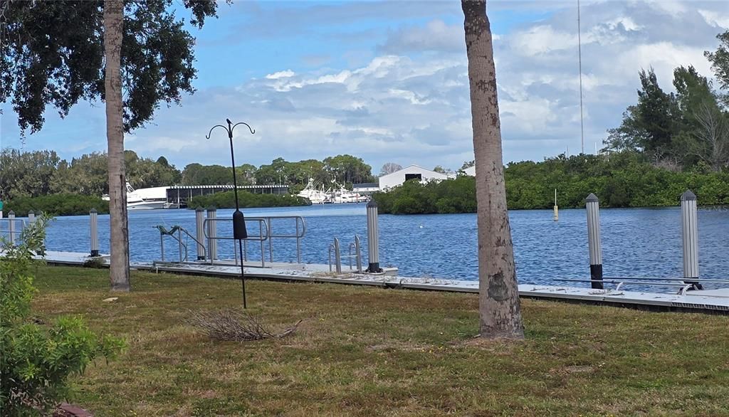 En Venta: $114,900 (2 camas, 1 baños, 831 Pies cuadrados)