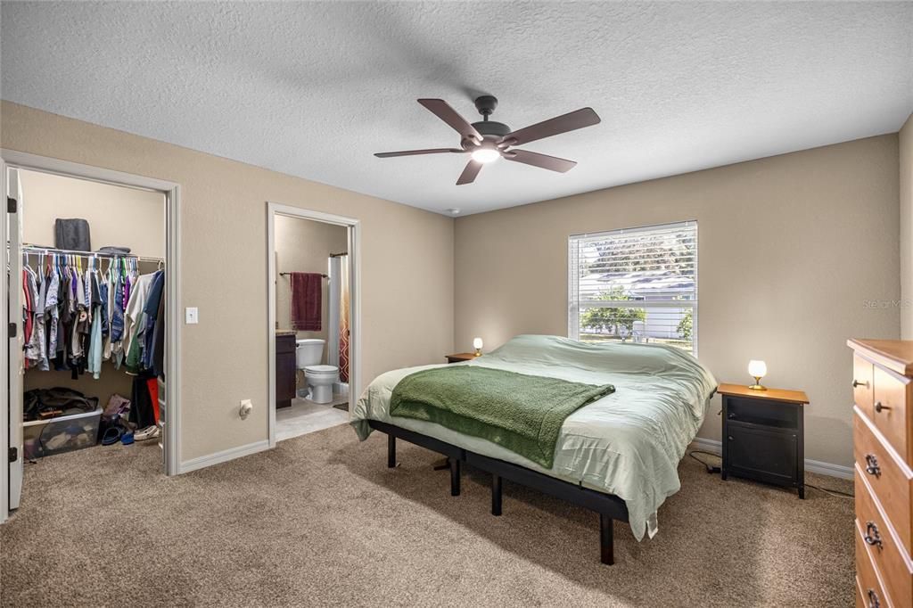 Active With Contract: $255,000 (3 beds, 2 baths, 1335 Square Feet)