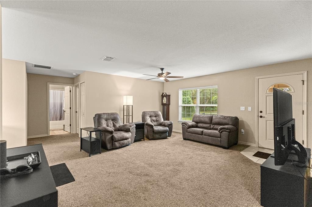 Active With Contract: $255,000 (3 beds, 2 baths, 1335 Square Feet)