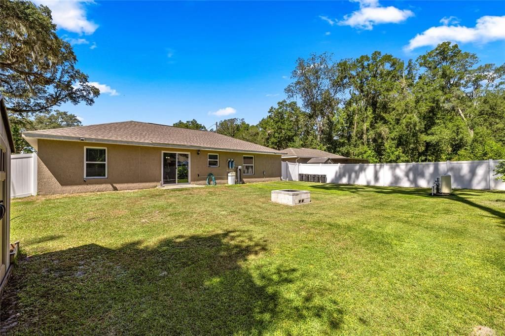 Active With Contract: $255,000 (3 beds, 2 baths, 1335 Square Feet)