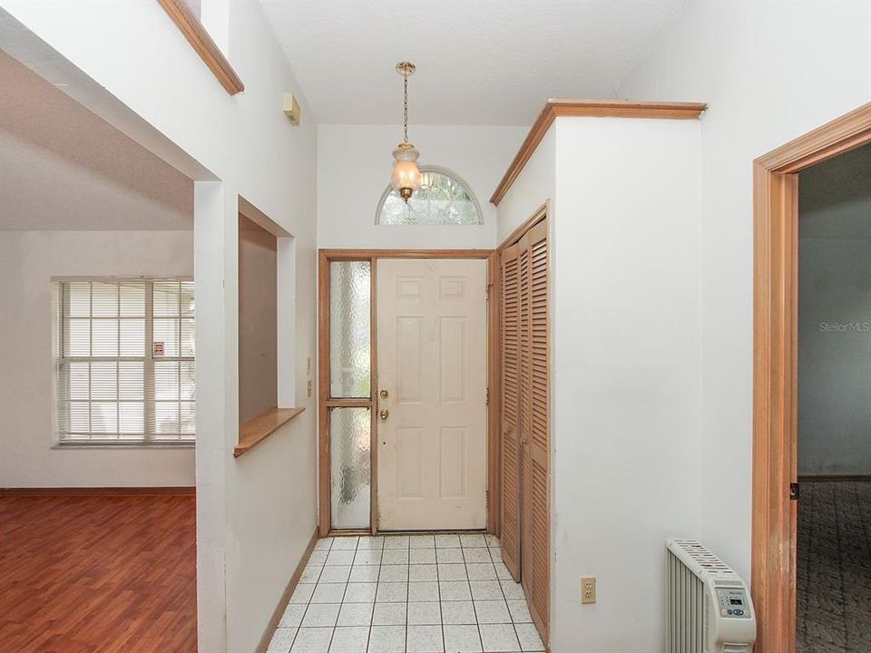 Active With Contract: $429,900 (4 beds, 2 baths, 1952 Square Feet)