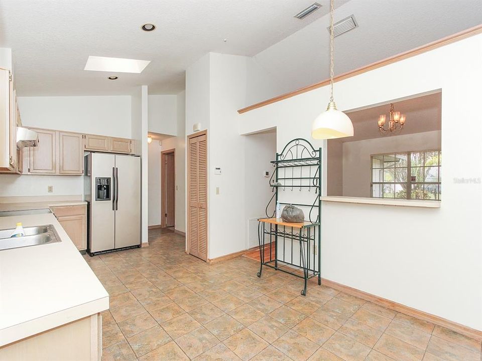 Active With Contract: $429,900 (4 beds, 2 baths, 1952 Square Feet)