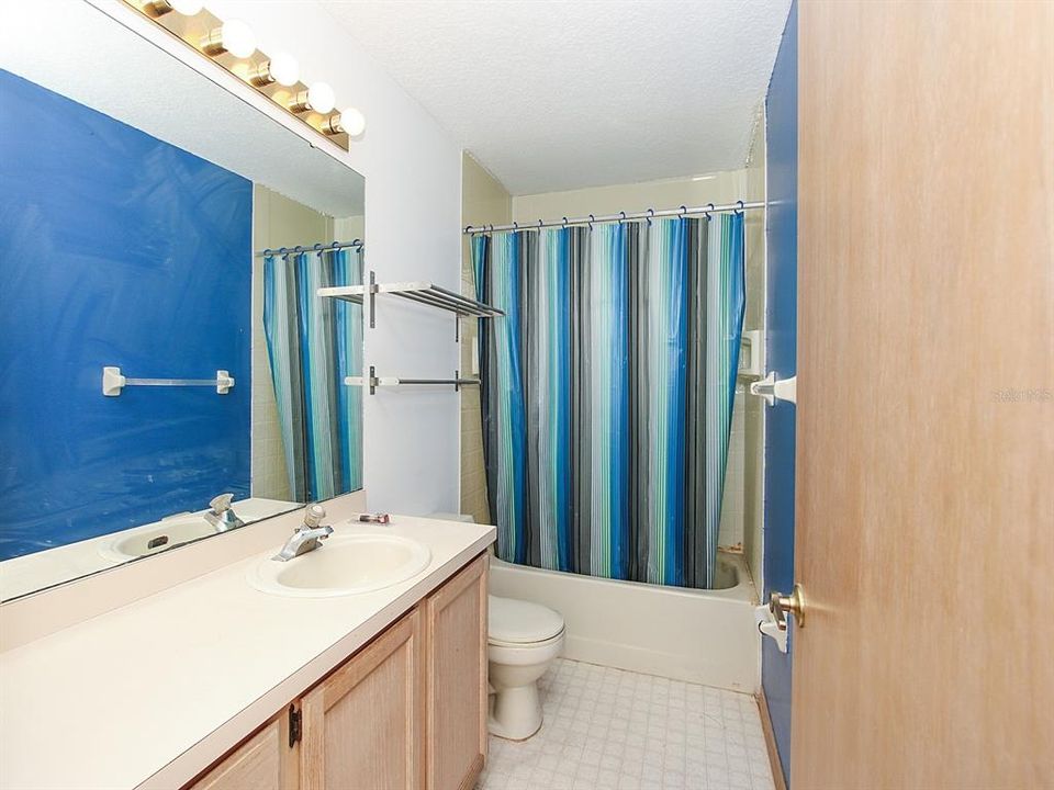 Active With Contract: $429,900 (4 beds, 2 baths, 1952 Square Feet)