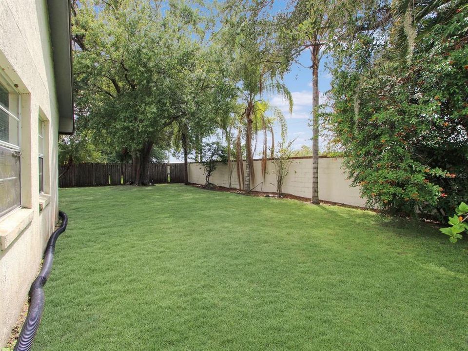 Active With Contract: $429,900 (4 beds, 2 baths, 1952 Square Feet)