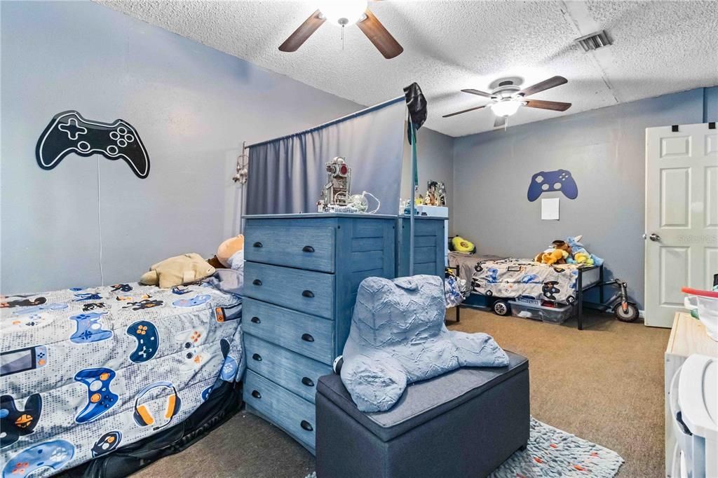 待售: $342,000 (3 贝兹, 2 浴室, 1220 平方英尺)