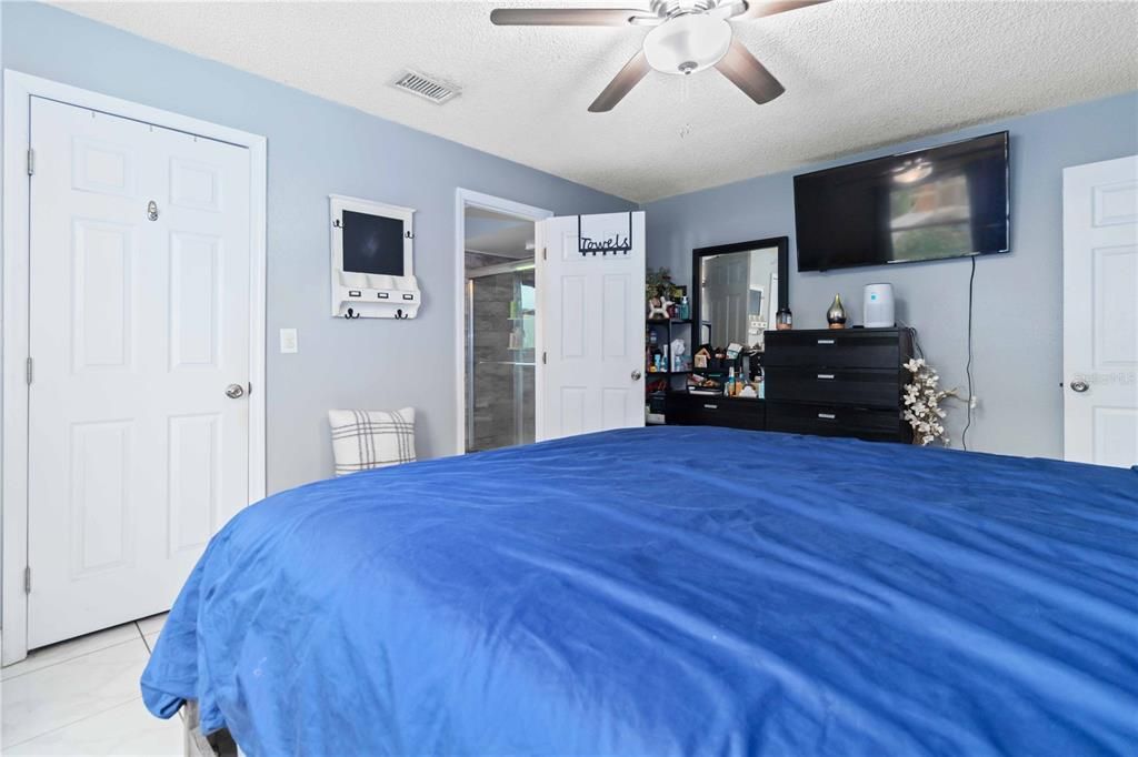 待售: $342,000 (3 贝兹, 2 浴室, 1220 平方英尺)