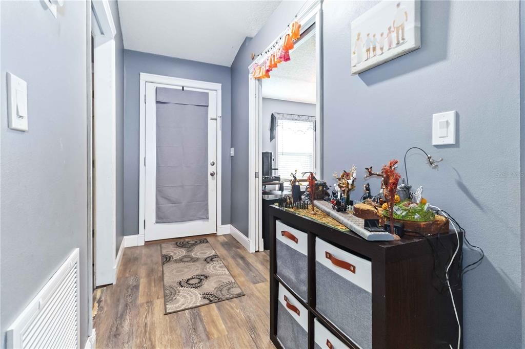 待售: $342,000 (3 贝兹, 2 浴室, 1220 平方英尺)