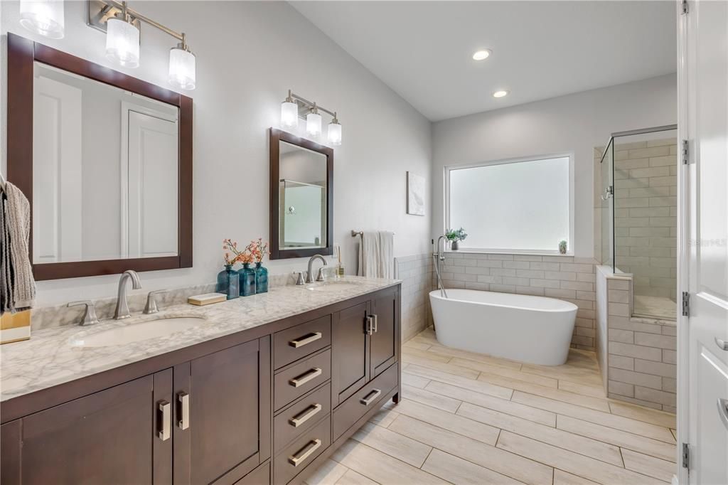 待售: $1,500,000 (4 贝兹, 3 浴室, 4128 平方英尺)