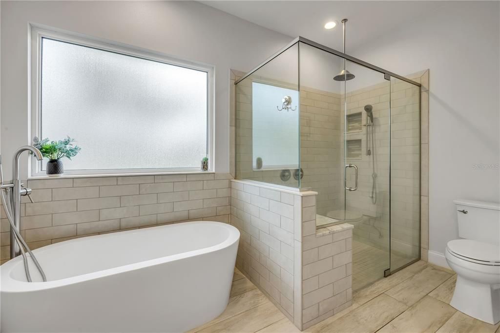 待售: $1,500,000 (4 贝兹, 3 浴室, 4128 平方英尺)