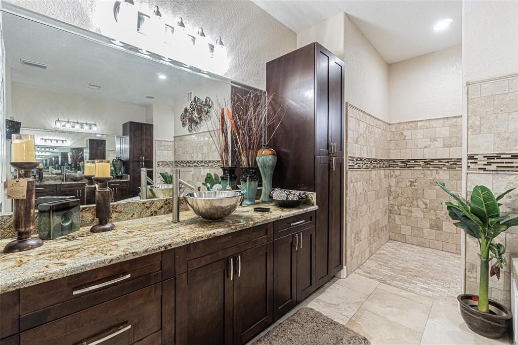 На продажу: $899,000 (4 спален, 3 ванн, 4676 Квадратных фут)