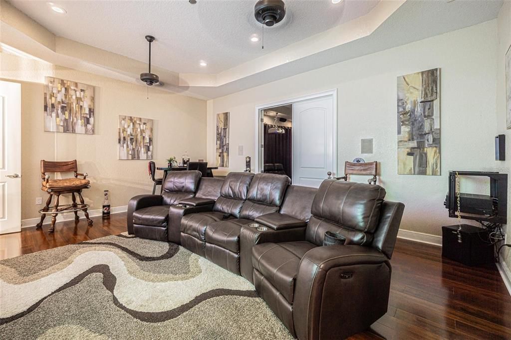 На продажу: $899,000 (4 спален, 3 ванн, 4676 Квадратных фут)