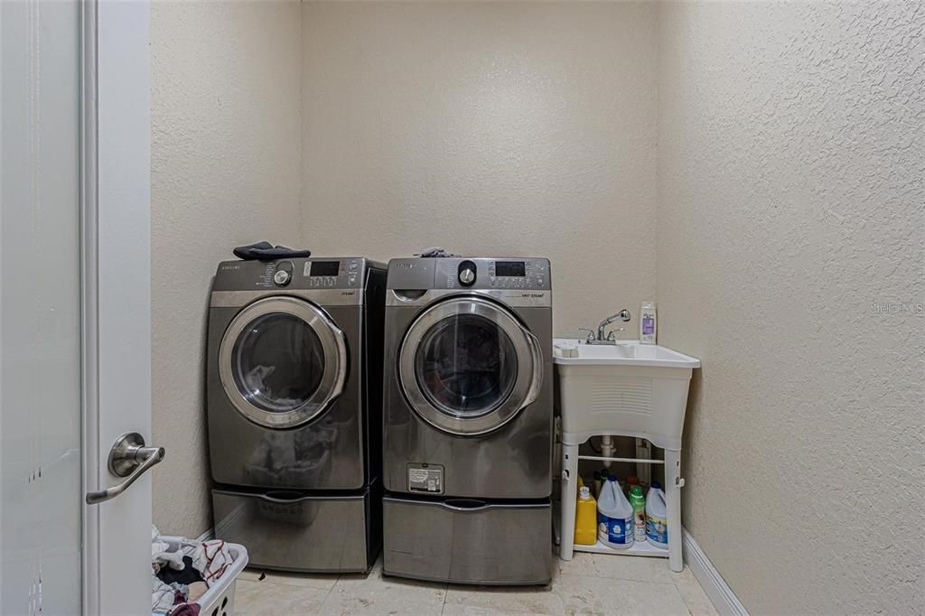 На продажу: $899,000 (4 спален, 3 ванн, 4676 Квадратных фут)