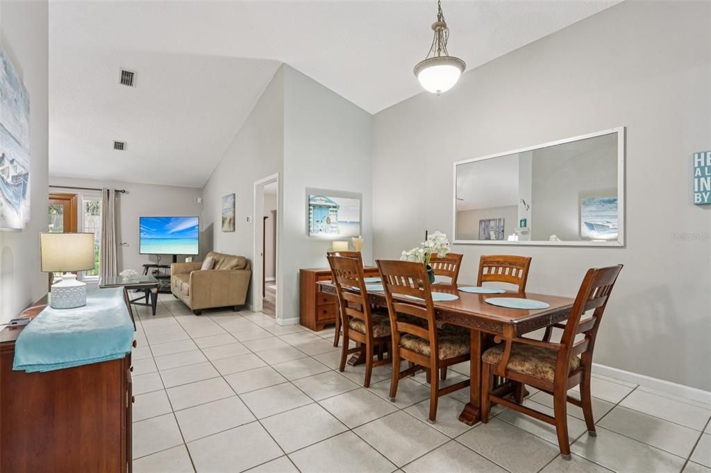 待售: $599,000 (3 贝兹, 2 浴室, 1816 平方英尺)