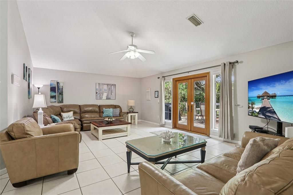 待售: $599,000 (3 贝兹, 2 浴室, 1816 平方英尺)