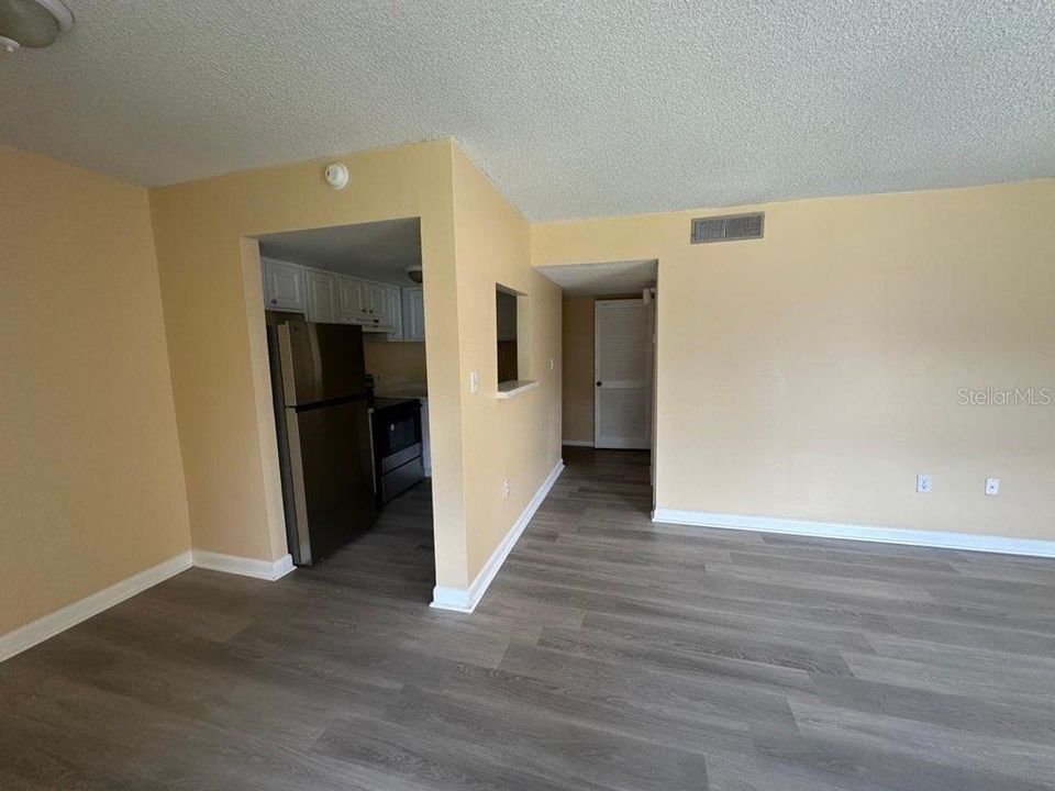 В аренду: $1,695 (2 спален, 1 ванн, 850 Квадратных фут)