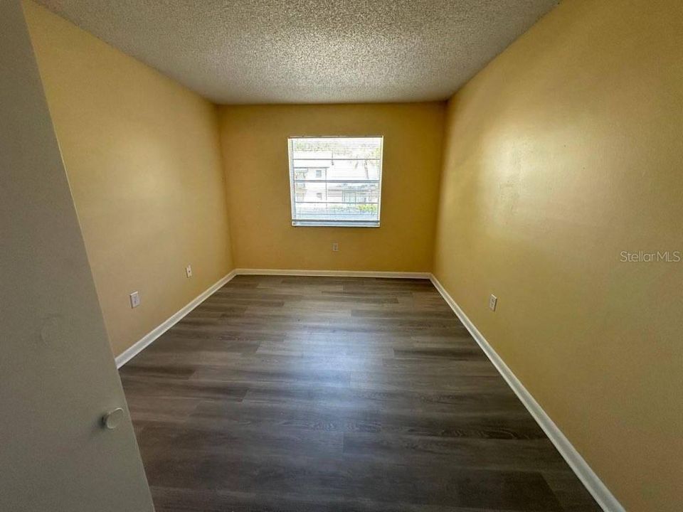 В аренду: $1,695 (2 спален, 1 ванн, 850 Квадратных фут)