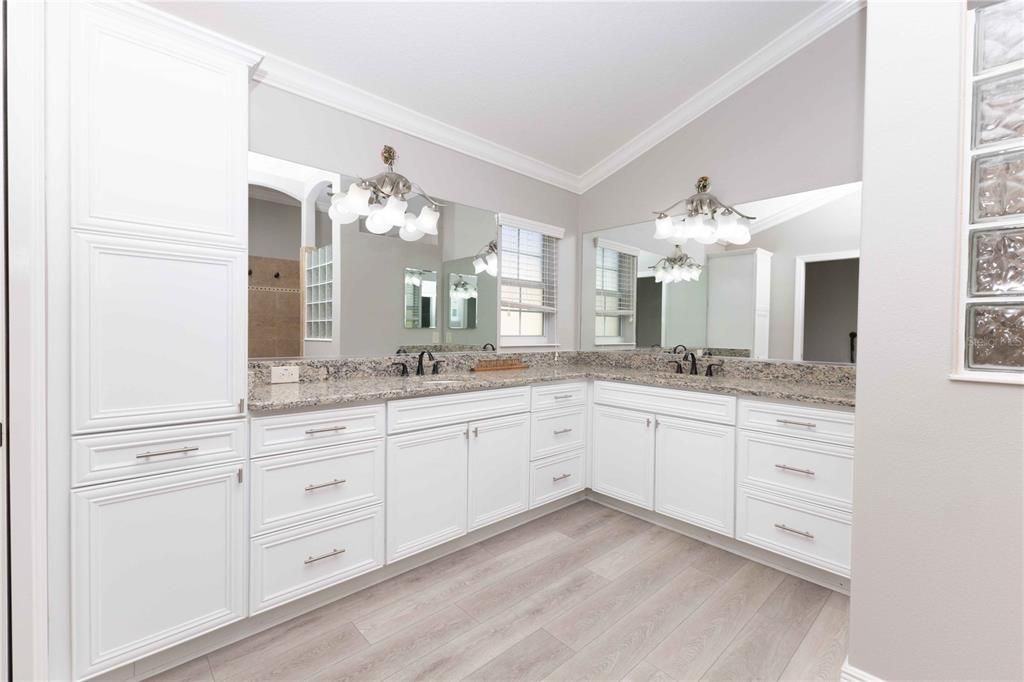 待售: $749,900 (3 贝兹, 2 浴室, 2035 平方英尺)