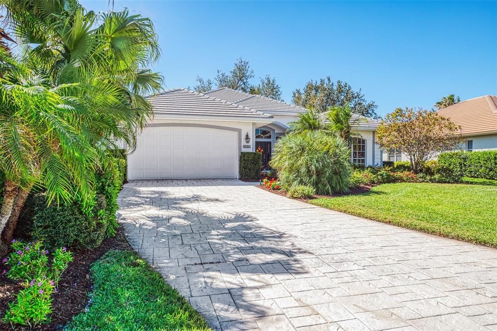 Active With Contract: $449,000 (3 beds, 2 baths, 2309 Square Feet)