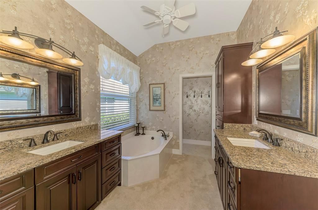 Active With Contract: $449,000 (3 beds, 2 baths, 2309 Square Feet)