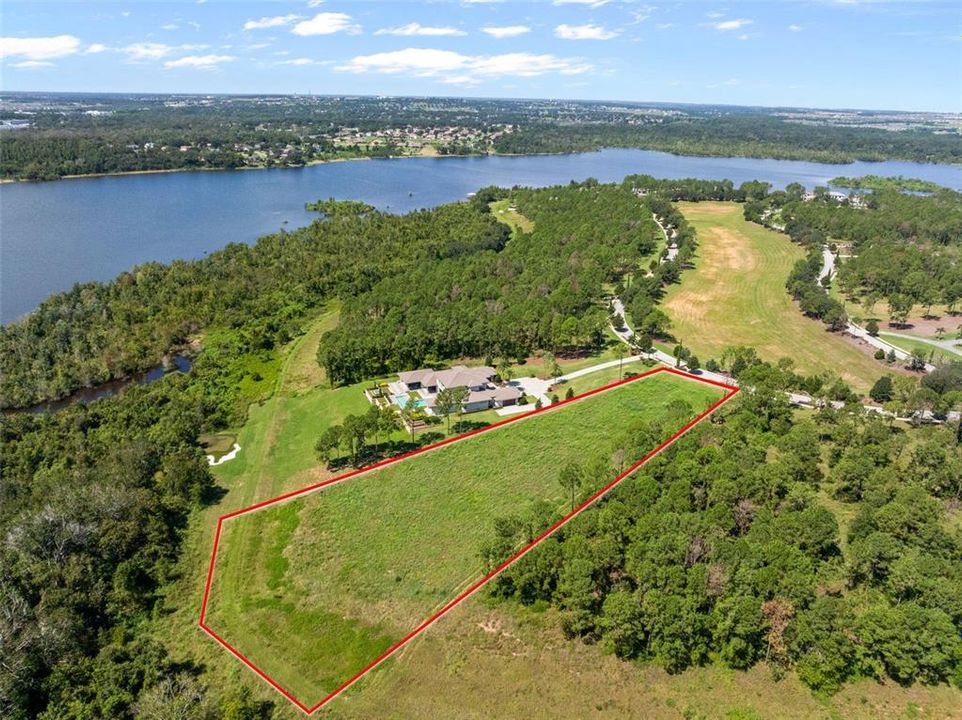 На продажу: $1,399,000 (2.77 acres)