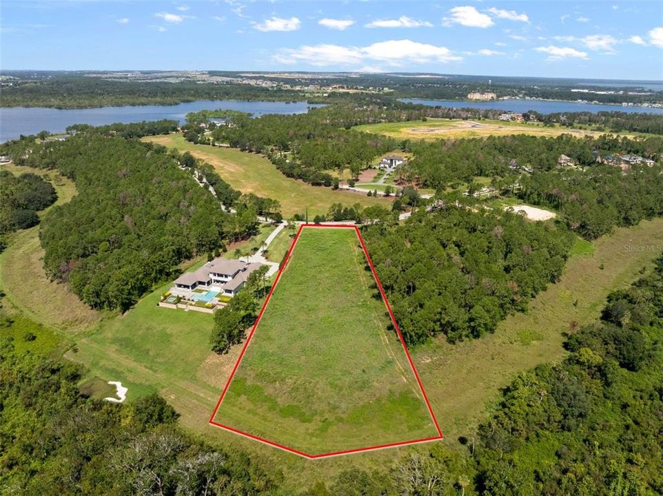 На продажу: $1,399,000 (2.77 acres)