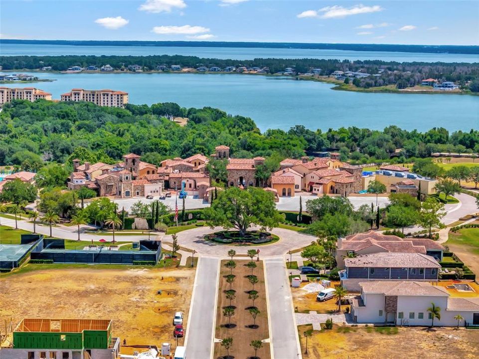 На продажу: $1,399,000 (2.77 acres)