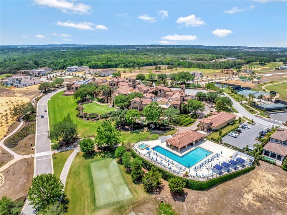 На продажу: $1,399,000 (2.77 acres)