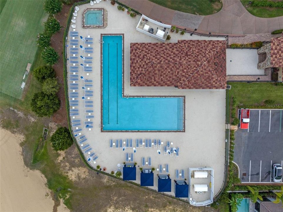 На продажу: $1,399,000 (2.77 acres)