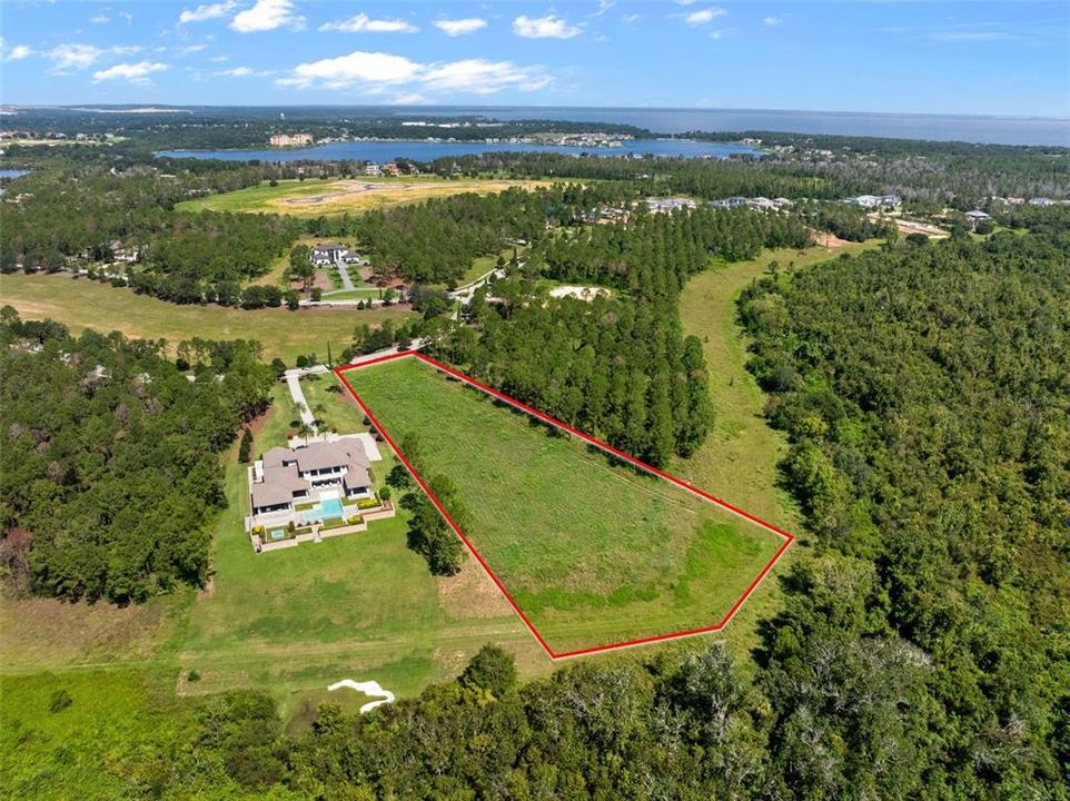 На продажу: $1,399,000 (2.77 acres)
