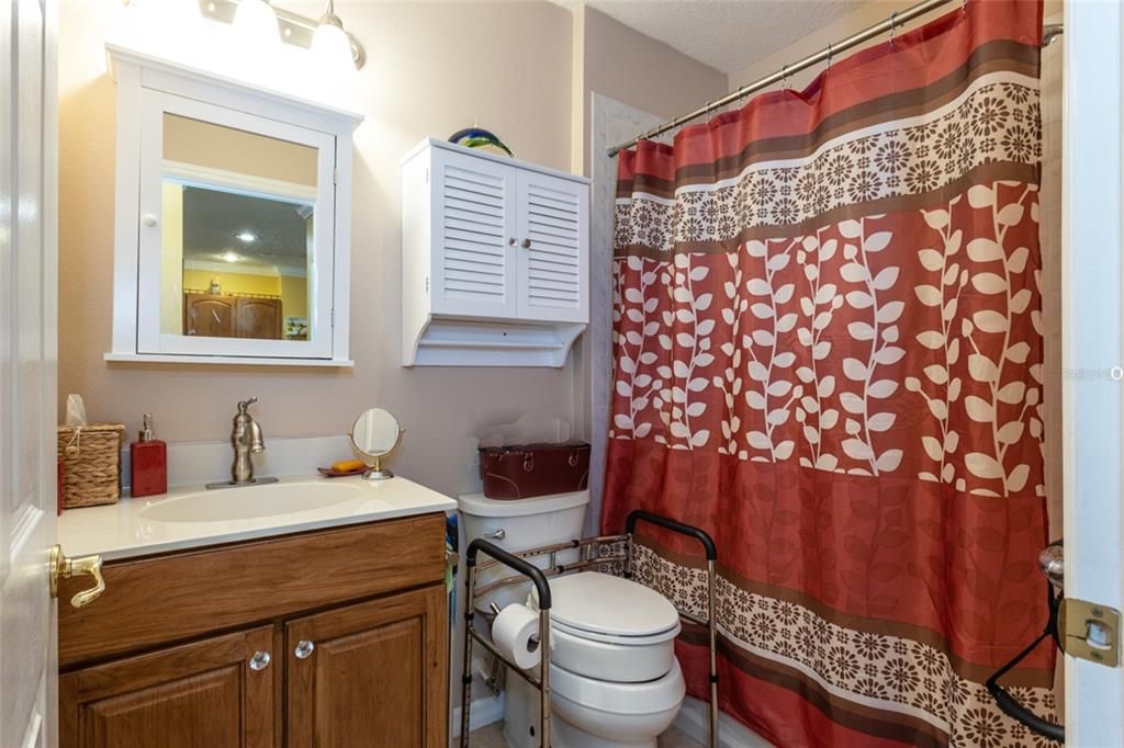 待售: $269,900 (2 贝兹, 2 浴室, 1238 平方英尺)