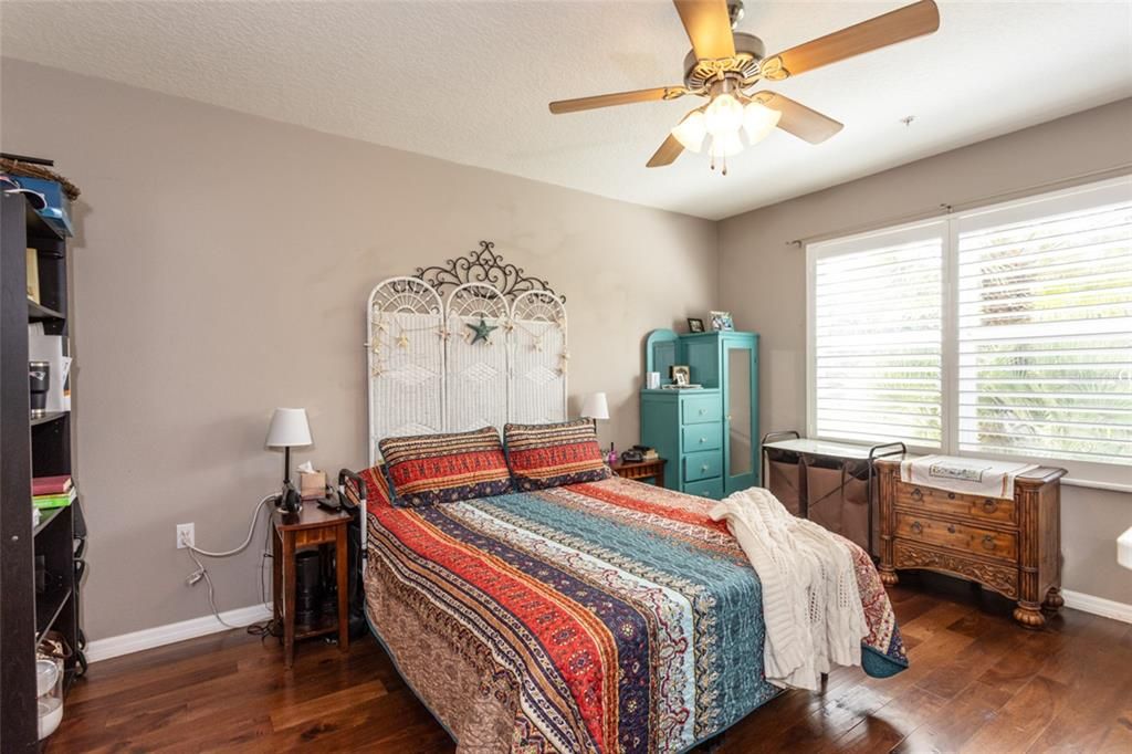 待售: $269,900 (2 贝兹, 2 浴室, 1238 平方英尺)