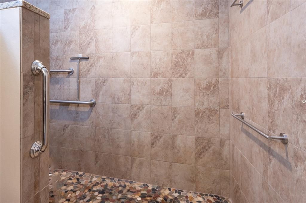 待售: $269,900 (2 贝兹, 2 浴室, 1238 平方英尺)