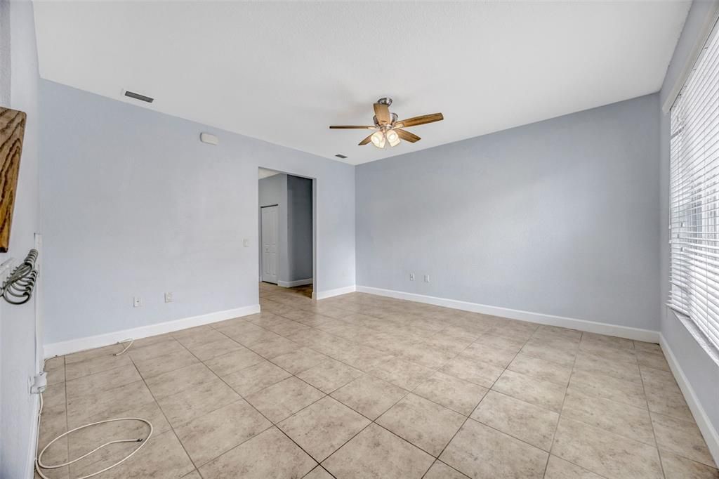 出租: $1,865 (2 贝兹, 2 浴室, 1465 平方英尺)