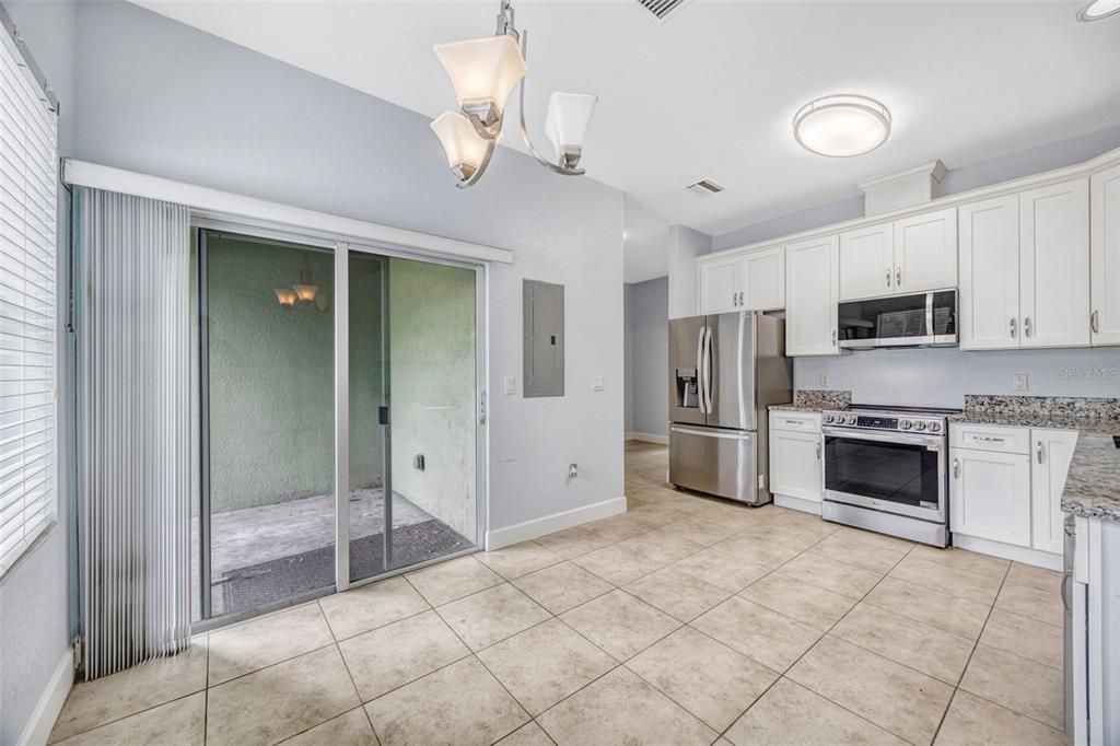 出租: $1,865 (2 贝兹, 2 浴室, 1465 平方英尺)