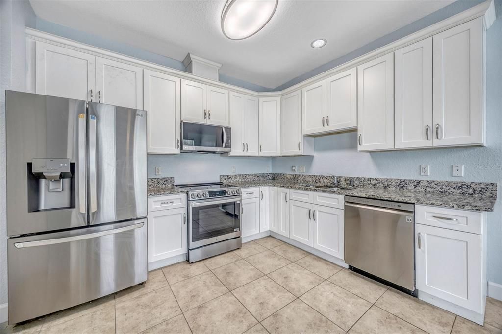 出租: $1,865 (2 贝兹, 2 浴室, 1465 平方英尺)