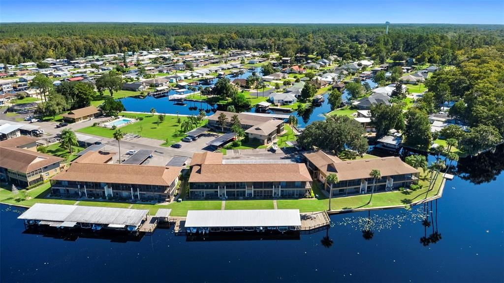 For Sale: $282,500 (2 beds, 2 baths, 1102 Square Feet)