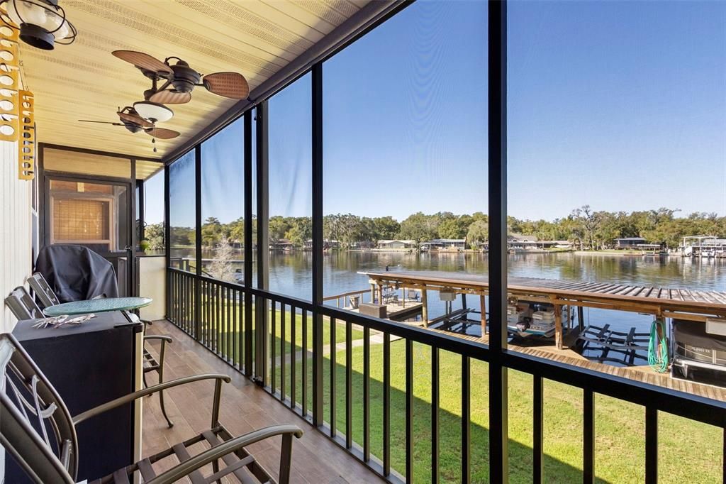 For Sale: $282,500 (2 beds, 2 baths, 1102 Square Feet)