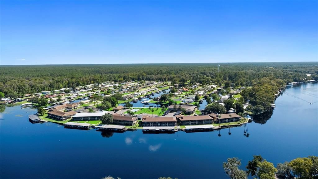 For Sale: $282,500 (2 beds, 2 baths, 1102 Square Feet)