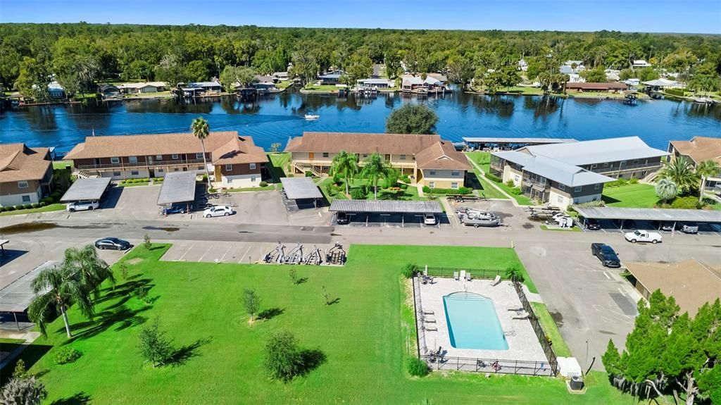 For Sale: $282,500 (2 beds, 2 baths, 1102 Square Feet)