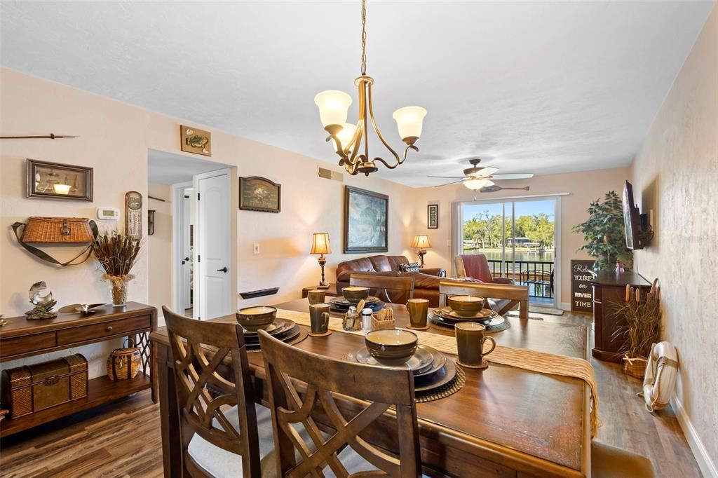 For Sale: $282,500 (2 beds, 2 baths, 1102 Square Feet)