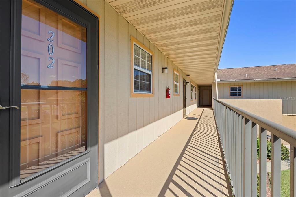 For Sale: $282,500 (2 beds, 2 baths, 1102 Square Feet)