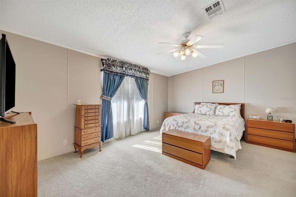 En Venta: $185,000 (3 camas, 2 baños, 1688 Pies cuadrados)