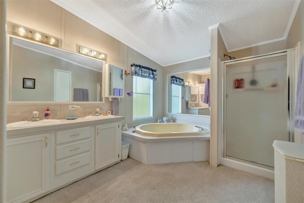 En Venta: $185,000 (3 camas, 2 baños, 1688 Pies cuadrados)