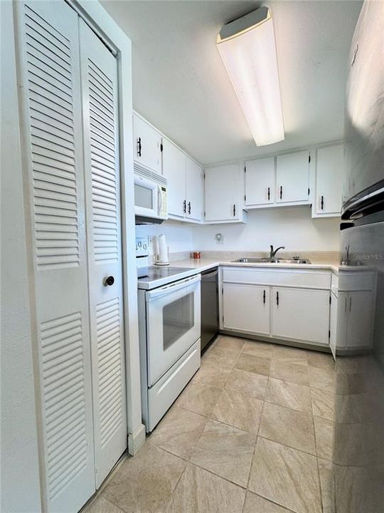 На продажу: $120,000 (1 спален, 1 ванн, 670 Квадратных фут)