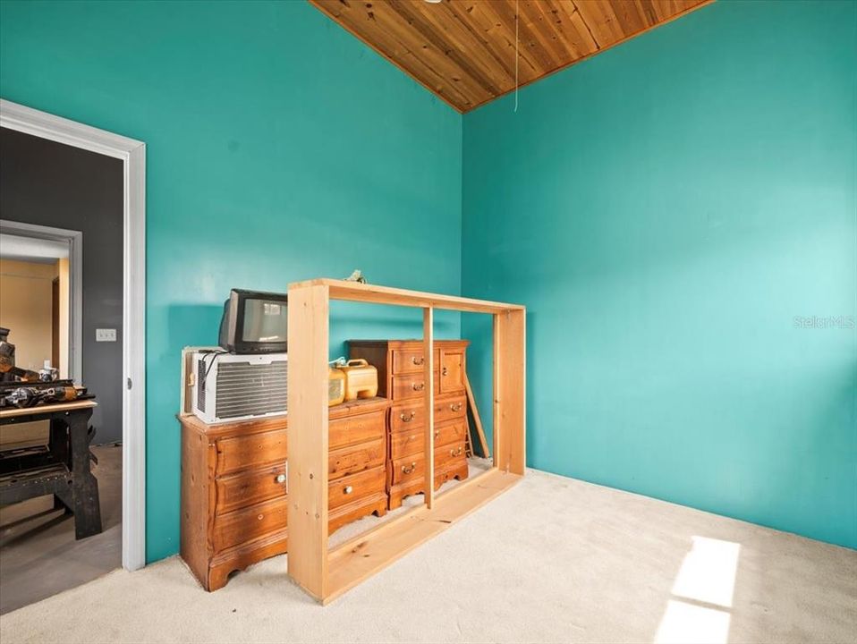 合同活跃: $269,900 (4 贝兹, 2 浴室, 1720 平方英尺)