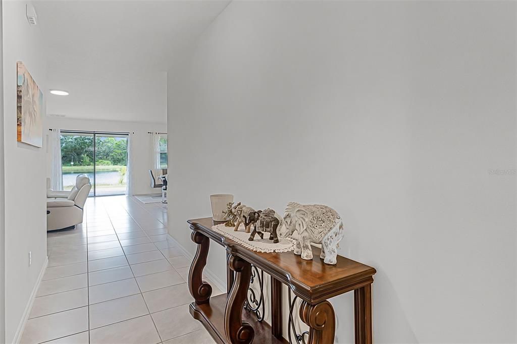 En Venta: $374,900 (4 camas, 2 baños, 2046 Pies cuadrados)