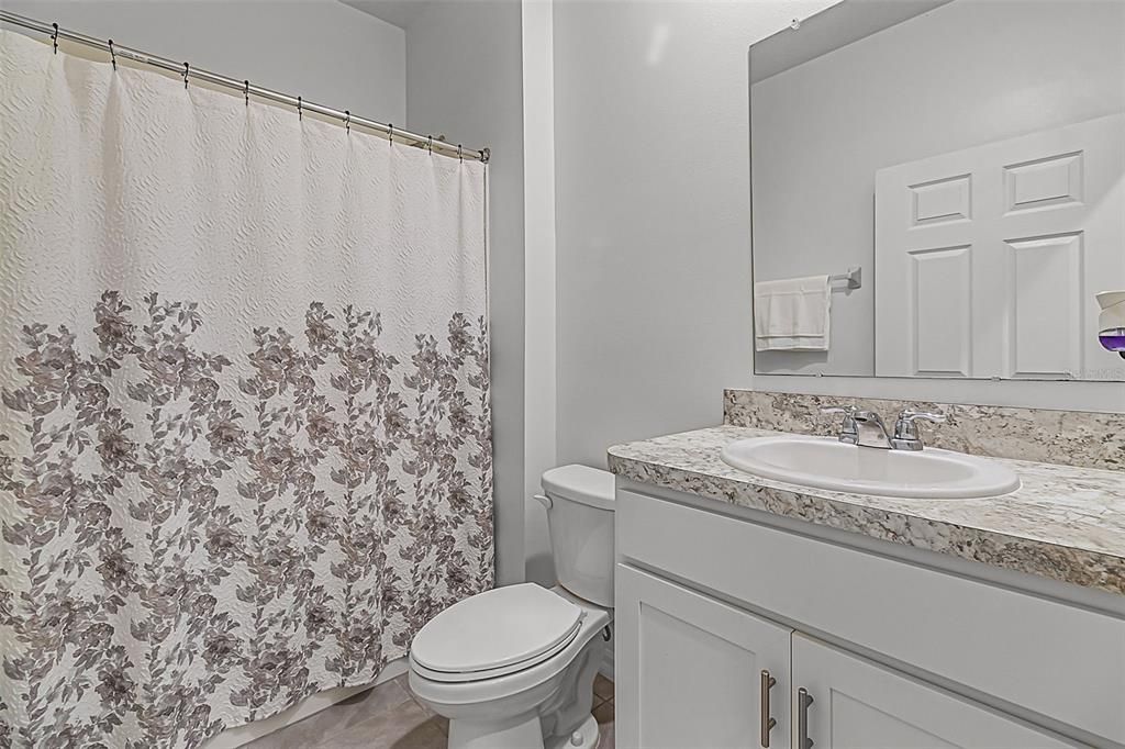 En Venta: $374,900 (4 camas, 2 baños, 2046 Pies cuadrados)