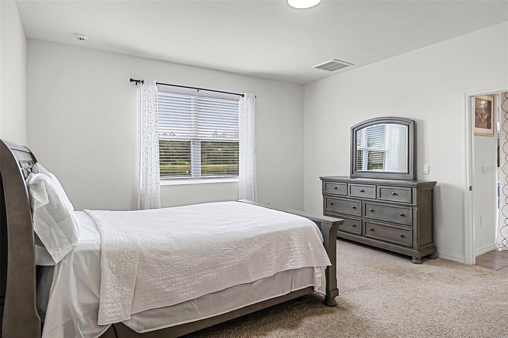 En Venta: $374,900 (4 camas, 2 baños, 2046 Pies cuadrados)